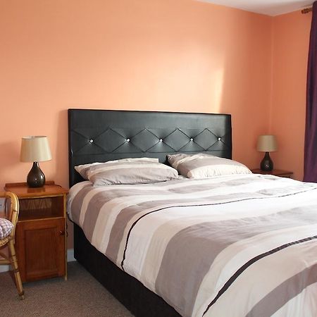Serviced Apartments Γουέξφορντ Δωμάτιο φωτογραφία