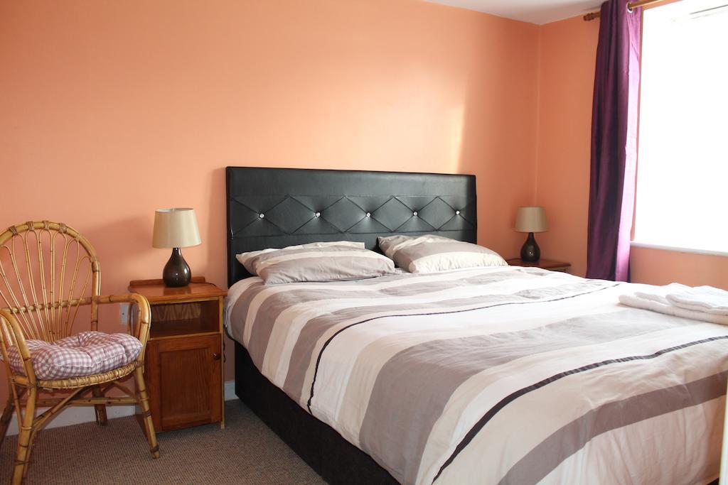 Serviced Apartments Γουέξφορντ Δωμάτιο φωτογραφία
