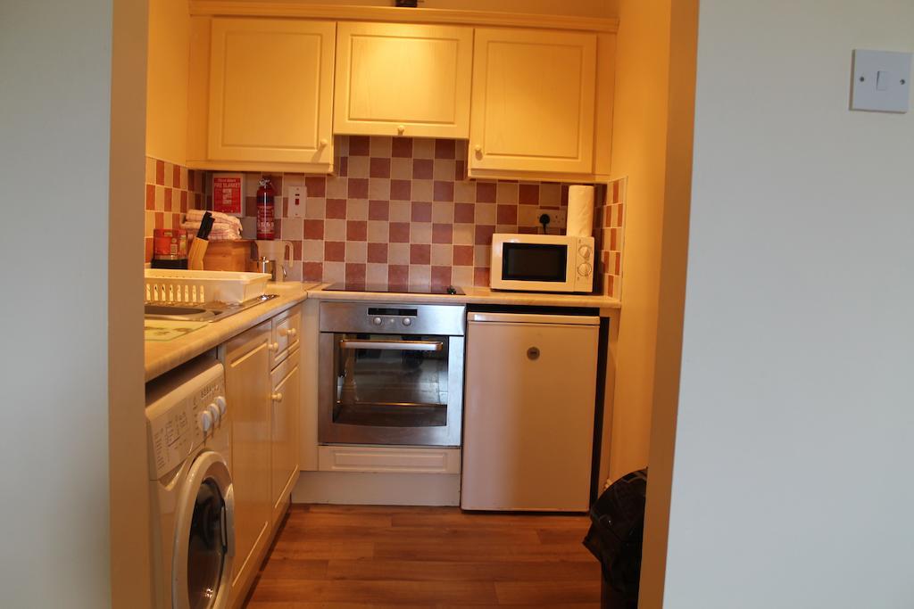 Serviced Apartments Γουέξφορντ Δωμάτιο φωτογραφία