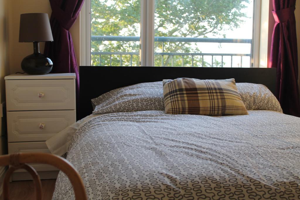 Serviced Apartments Γουέξφορντ Δωμάτιο φωτογραφία